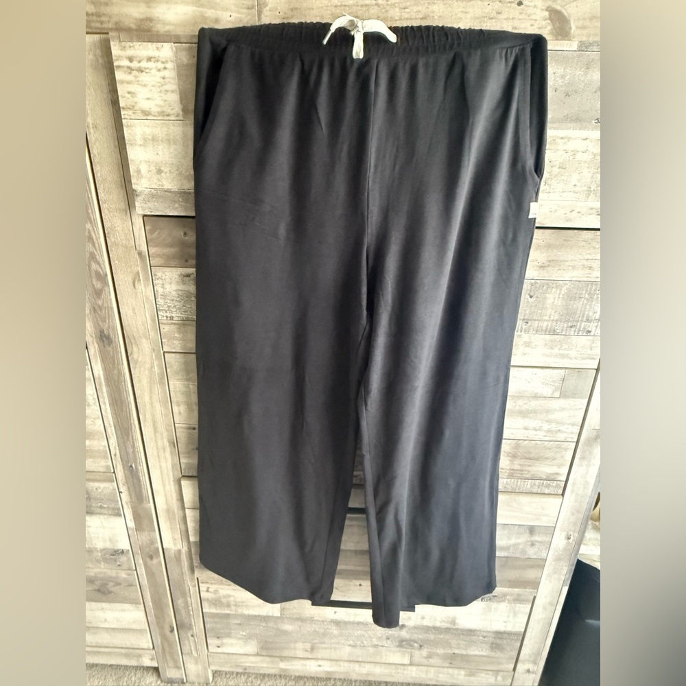 Vuori Black Wide-Leg Ankle Pants